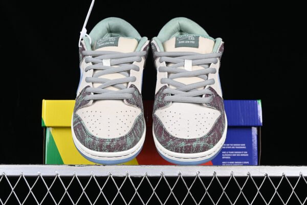 CRENSHAW SKATE CLUB X DUNK LOW SB SAIL_LIGHT BLUE_CEDAR