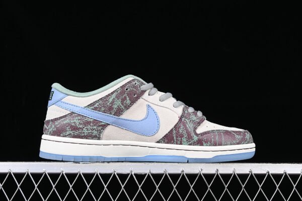CRENSHAW SKATE CLUB X DUNK LOW SB SAIL_LIGHT BLUE_CEDAR