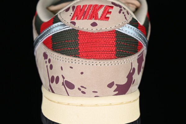 DUNK LOW PRO SB FREDDY KRUEGER TAUPE_CHROME