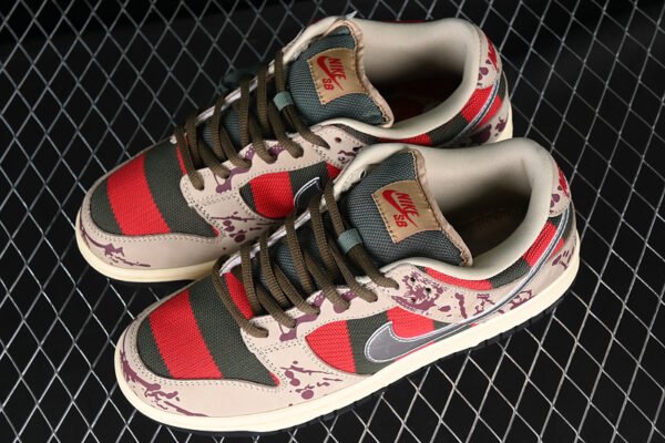 DUNK LOW PRO SB FREDDY KRUEGER TAUPE_CHROME