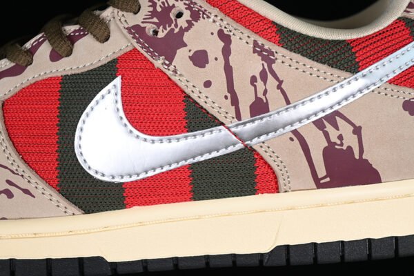DUNK LOW PRO SB FREDDY KRUEGER TAUPE_CHROME