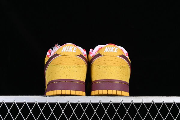 DUNK LOW PREMIUM SB YLLW OCHRE_TERRA BROWN