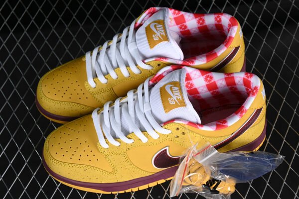 DUNK LOW PREMIUM SB YLLW OCHRE_TERRA BROWN