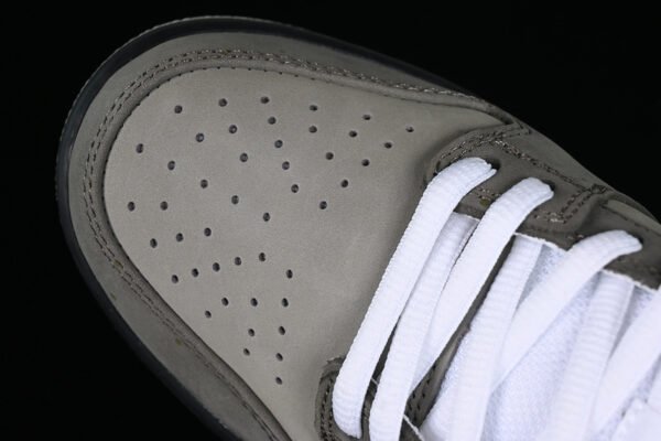 CONCEPTS X SB DUNK LOW GRAY LOBSTER GREY_BROWN