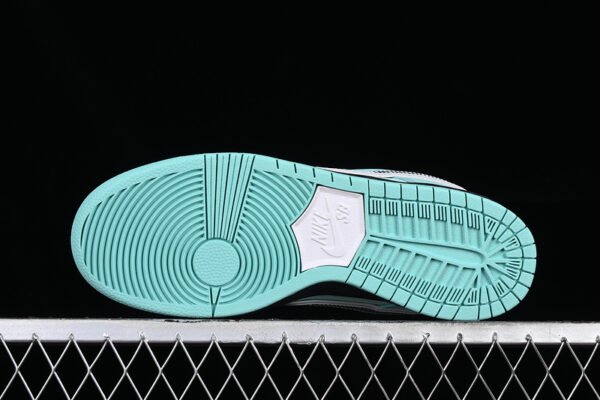 CONCEPTS X SB DUNK LOW BLUE_SLIVER