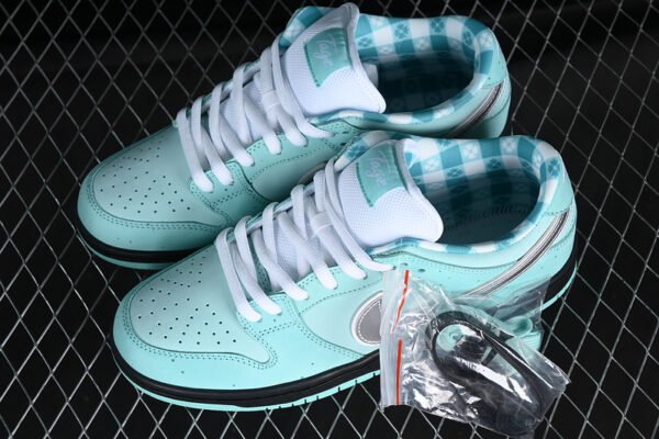 CONCEPTS X SB DUNK LOW BLUE_SLIVER