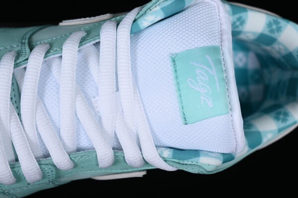 CONCEPTS X SB DUNK LOW BLUE_SLIVER