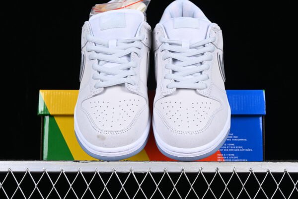 CONCEPTS X DUNK LOW OG SB QS WHITE LOBSTER FRIENDS FAMILY WHITE_PHOTON DUST_PURE