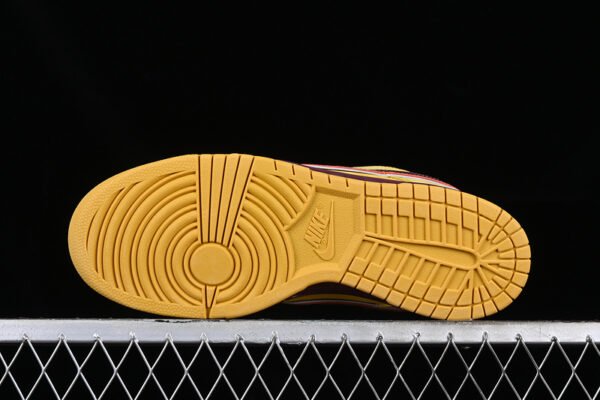 DUNK LOW PREMIUM SB YLLW OCHRE_TERRA BROWN